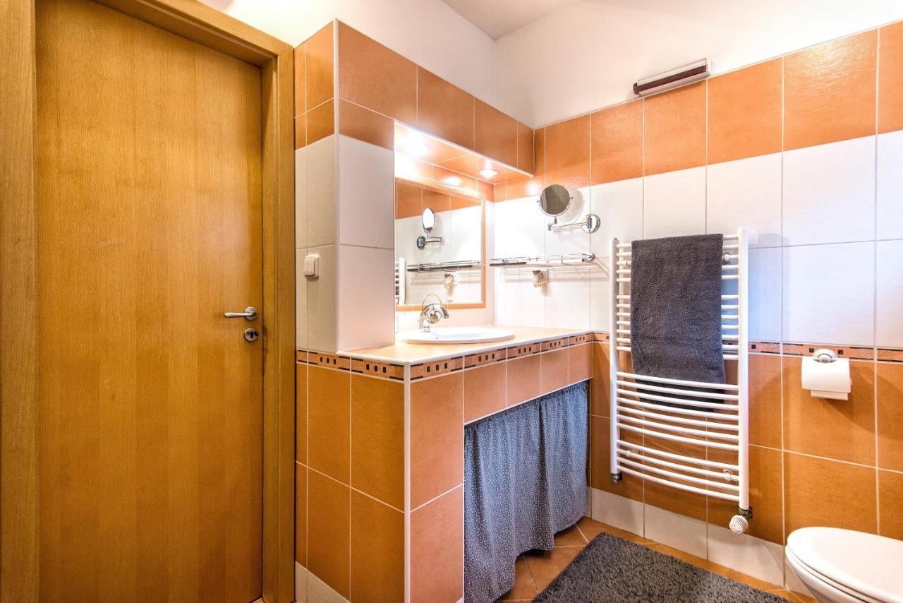 Apartment Neratovice Exterior foto